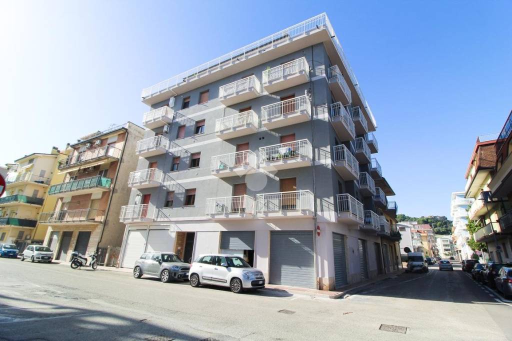 Appartamento in vendita a Grottammare via Parini, 6