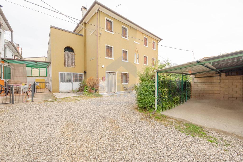 Villa Bifamiliare in vendita a Giavera del Montello via Torrente Giavera, 7