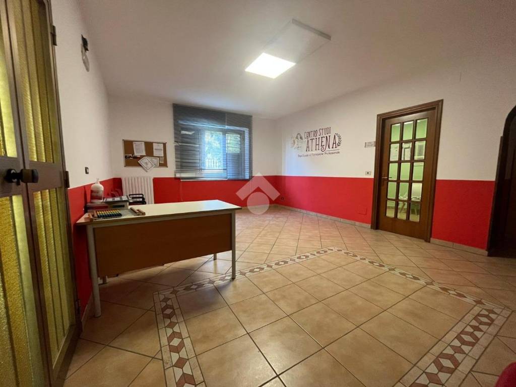 Ufficio in affitto a Montalto Uffugo via Matilde Serao, 31