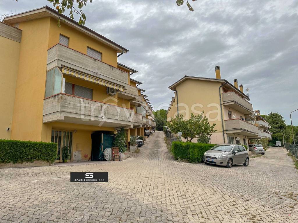 Villa a Schiera in vendita a Teramo via Giuseppe Spataro, 50