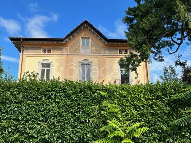 Villa in vendita a Varese via Montello, 8