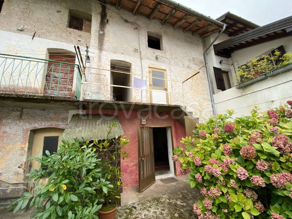 Casa Indipendente in vendita a Cividale del Friuli via Gioacchino Rossini