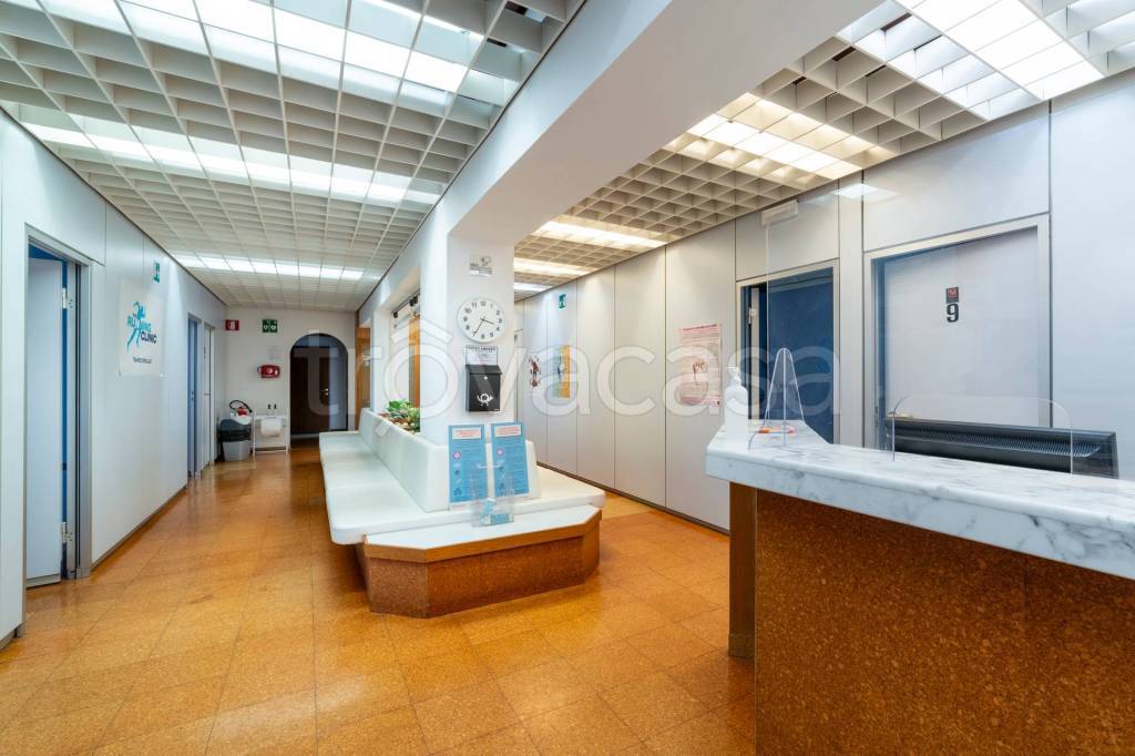 Ufficio in affitto a Bolzano via Raffaello Sernesi