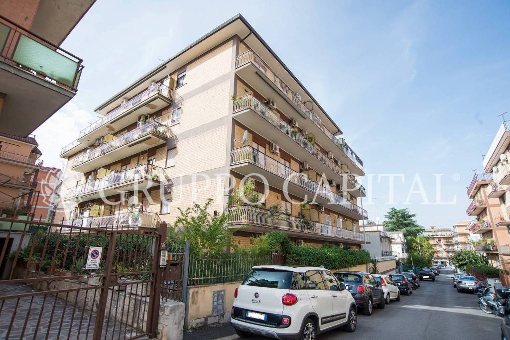 Appartamento in vendita a Roma via Giacinto Martorelli