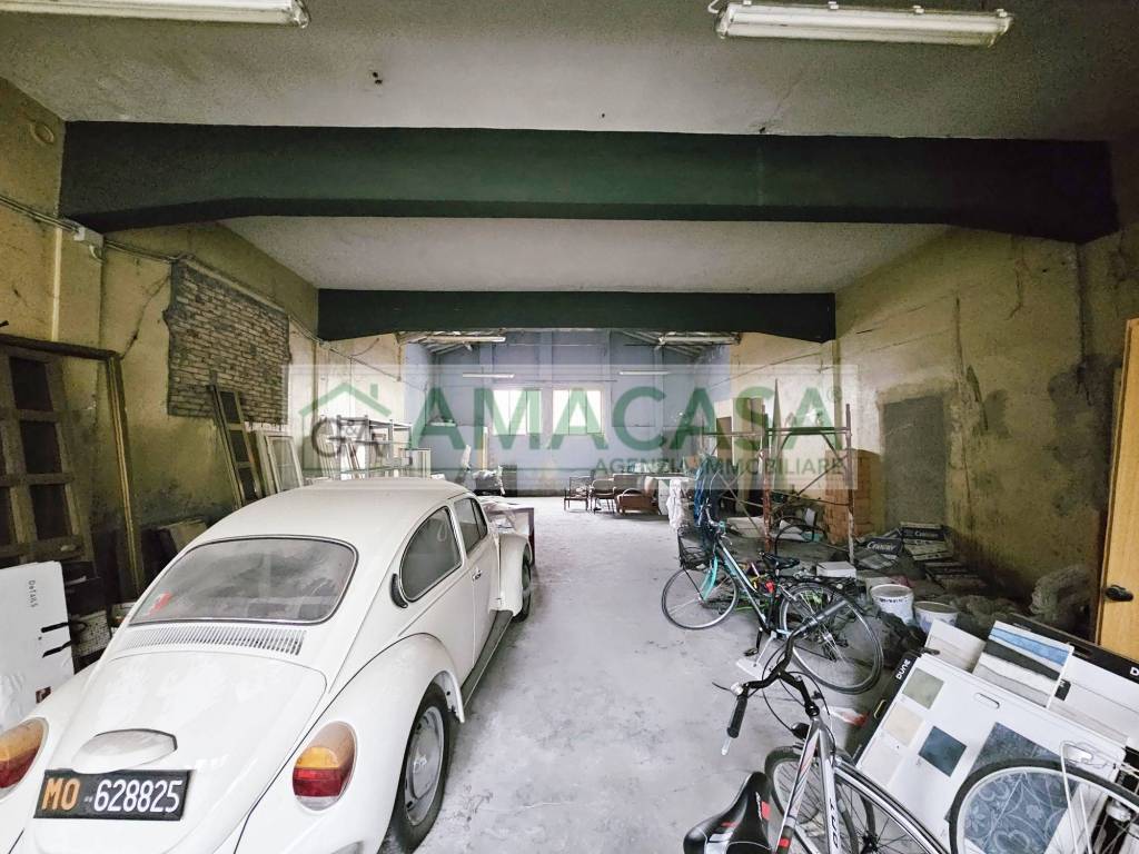 Capannone Industriale in vendita a Sassuolo piazza Martiri Partigiani, 88