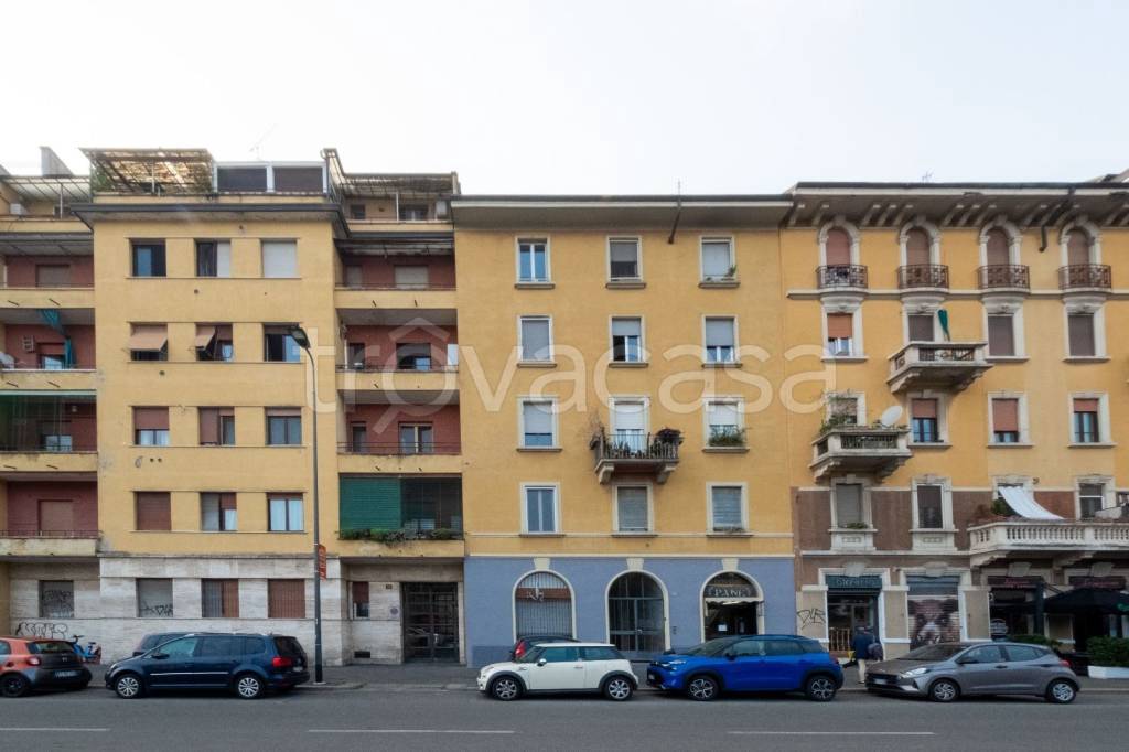 Appartamento in vendita a Milano via Carlo Valvassori Peroni, 55