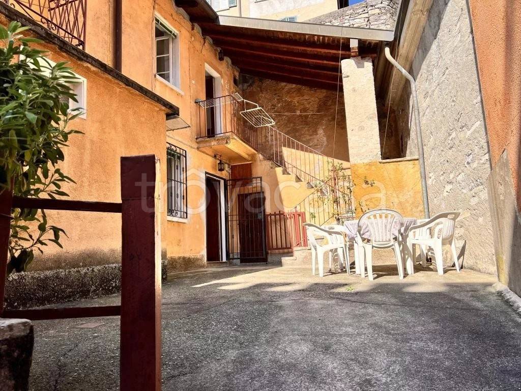 Casa Indipendente in vendita a Carate Urio via Pangino, 4