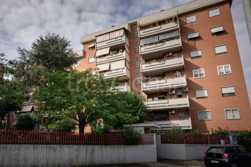 Appartamento in vendita a Roma via Giuseppe Rosaccio, 97