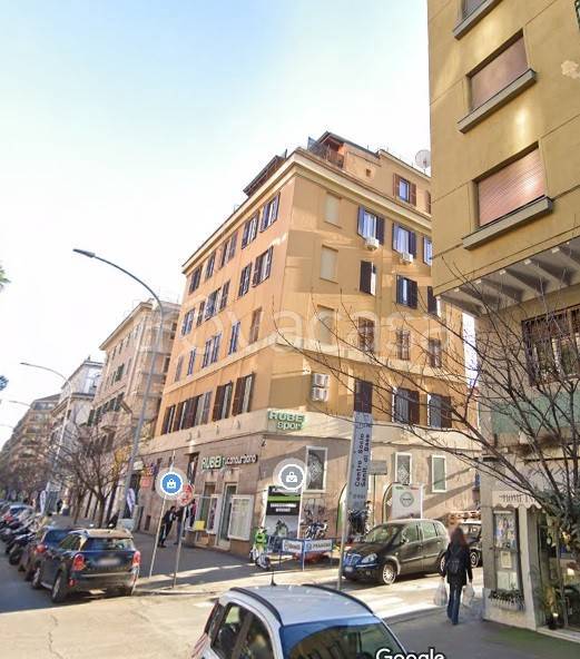 Appartamento in vendita a Roma via Appia Nuova, 528
