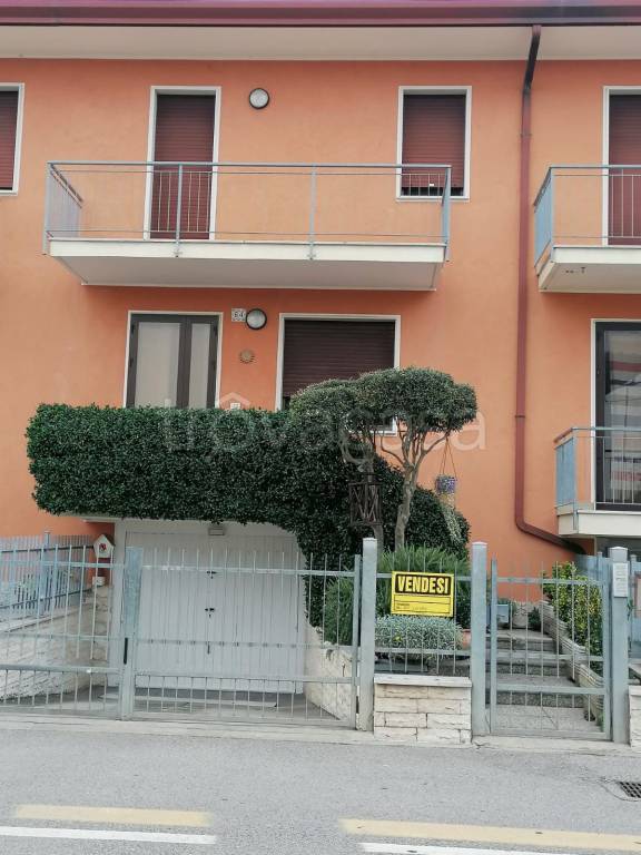 Villa a Schiera in in vendita da privato a Taglio di Po via Giuseppe Garibaldi, 64