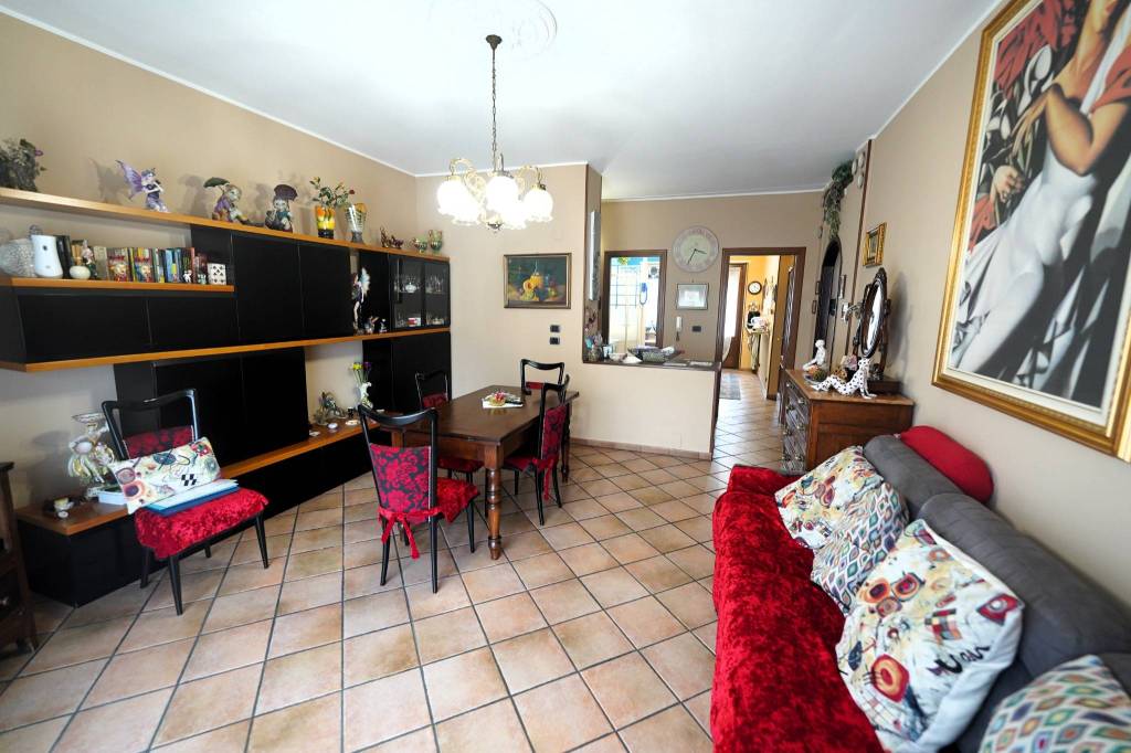 Appartamento in vendita a Moncalieri via Camillo Benso di Cavour, 15