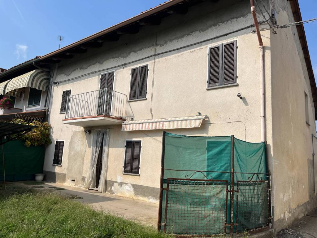 Rustico in vendita a Villafranca d'Asti frazione San Grato, 96