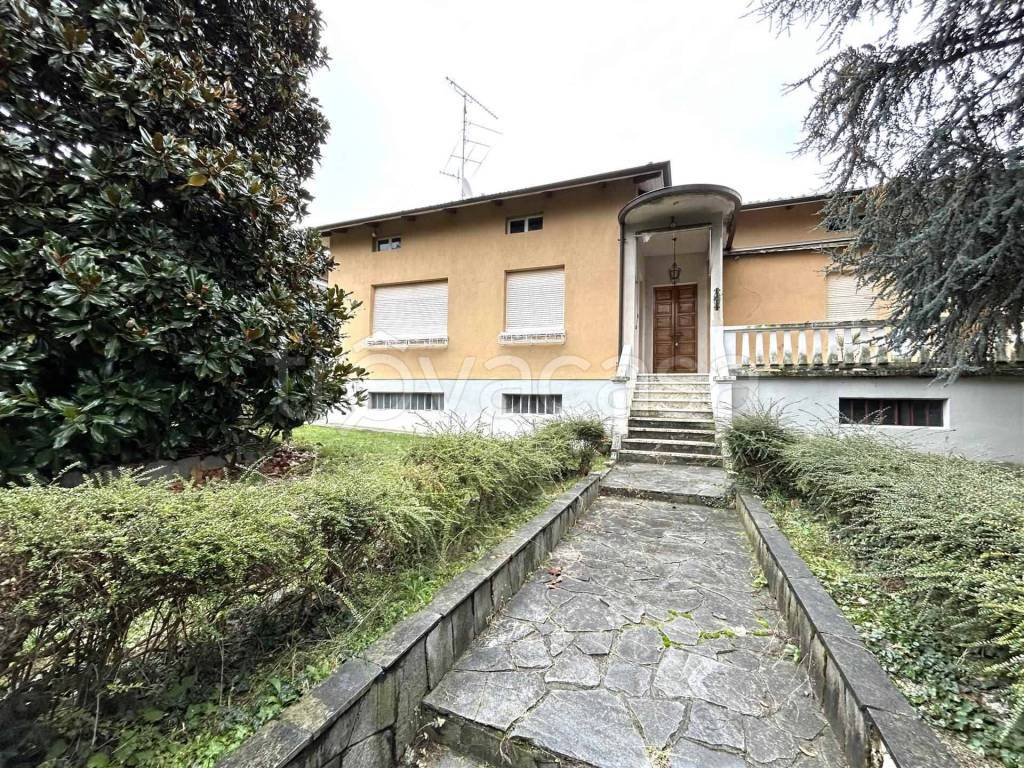 Casa Indipendente in vendita a Biella strada Garella