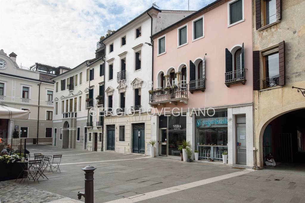Intero Stabile in vendita a Treviso