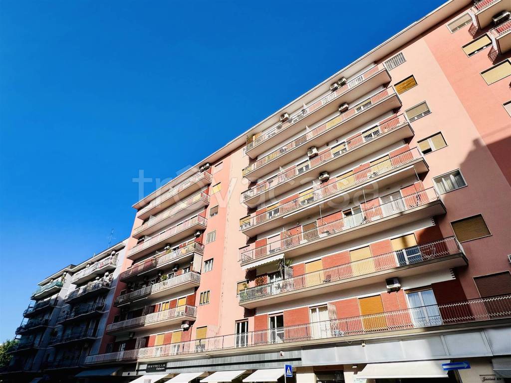 Appartamento in vendita a Bari via Stefano Jacini, 63