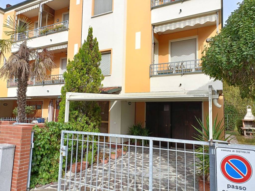 Appartamento in in vendita da privato a Ostiglia via Caravaggio, 2