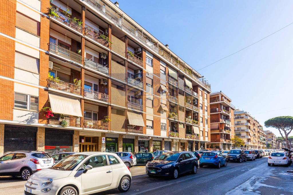 Appartamento in vendita a Roma via Alessandro Piola Caselli