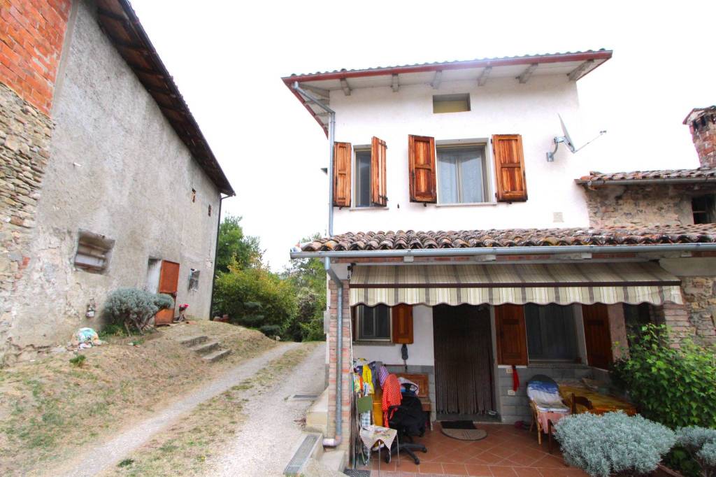 Casa Indipendente in vendita a Valsamoggia via Goccia
