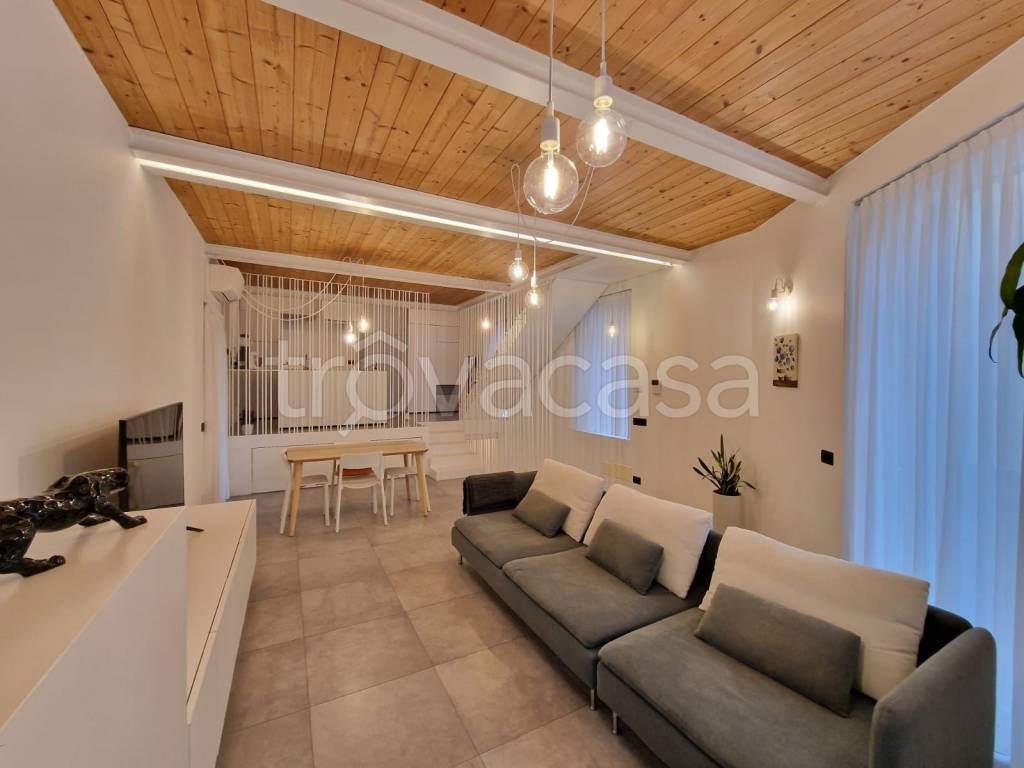 Appartamento in vendita a Corbetta via Don Attilio Barera, 5