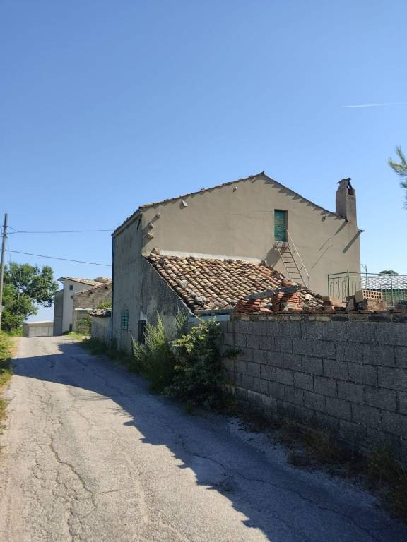 Casale in vendita a Chieti via La Valle
