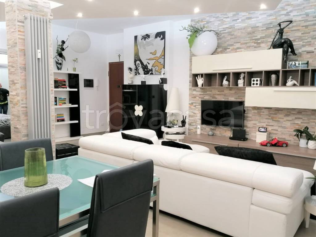 Appartamento in vendita a Collegno via Nazario Sauro, 1