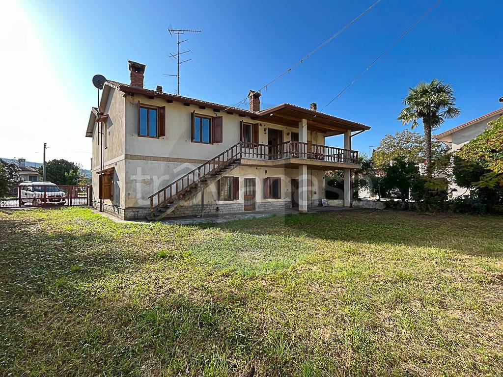 Villa Bifamiliare in vendita a Farra d'Isonzo via Gorizia, 17