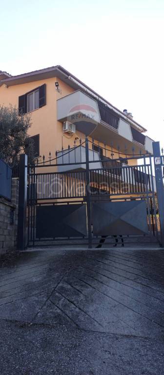 Casa Indipendente in vendita a Scandriglia via Barbara, 17