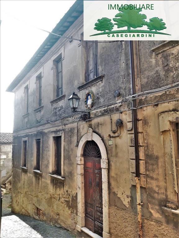 Casa Indipendente in vendita a Monteleone Sabino via Castello