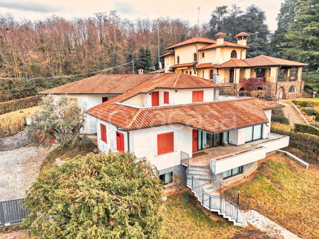 Villa in vendita ad Appiano Gentile viale Rimembranze, 10