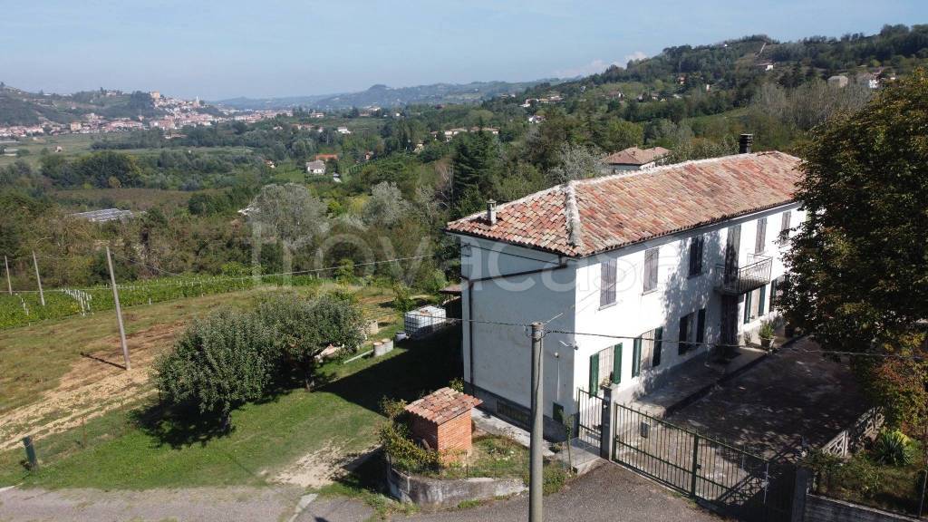 Casale in vendita a Santo Stefano Belbo via Robini