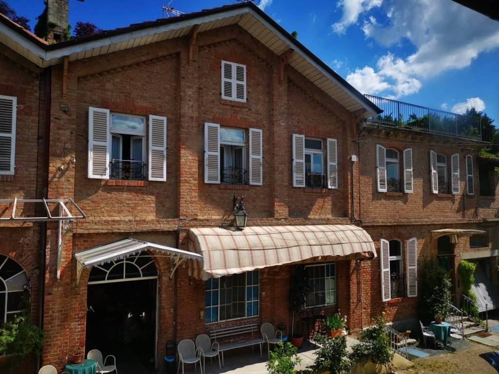 Hotel in vendita a Montegrosso d'Asti via XX Settembre, 135-137