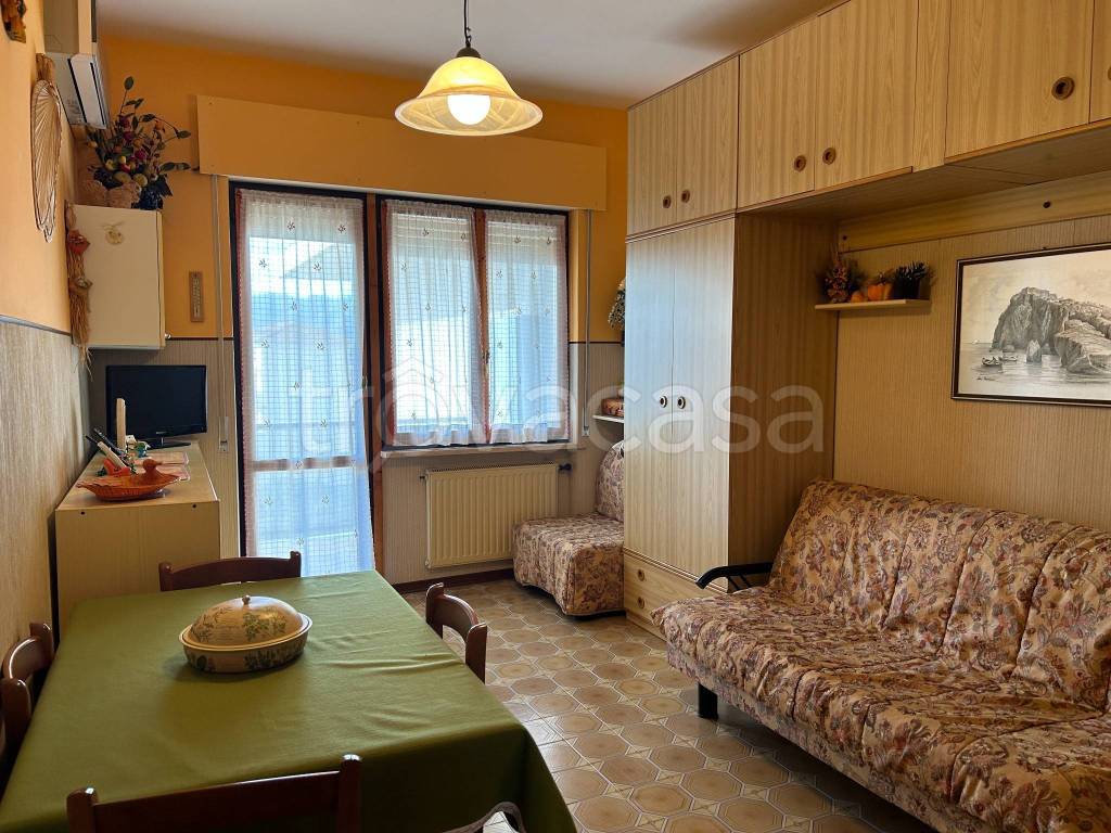 Appartamento in vendita a Ceriale via Aurelia, 218