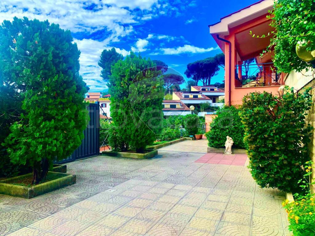 Villa Bifamiliare in vendita a Castelnuovo di Porto via di valle ioro, 10