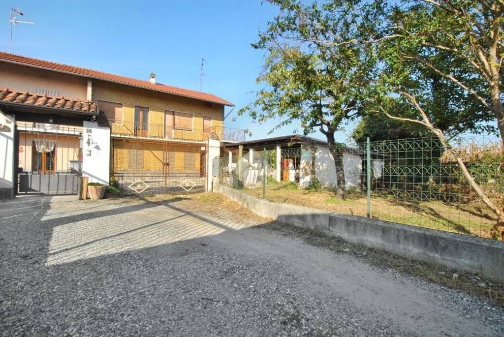 Casa Indipendente in vendita a Livorno Ferraris via Alice, 16