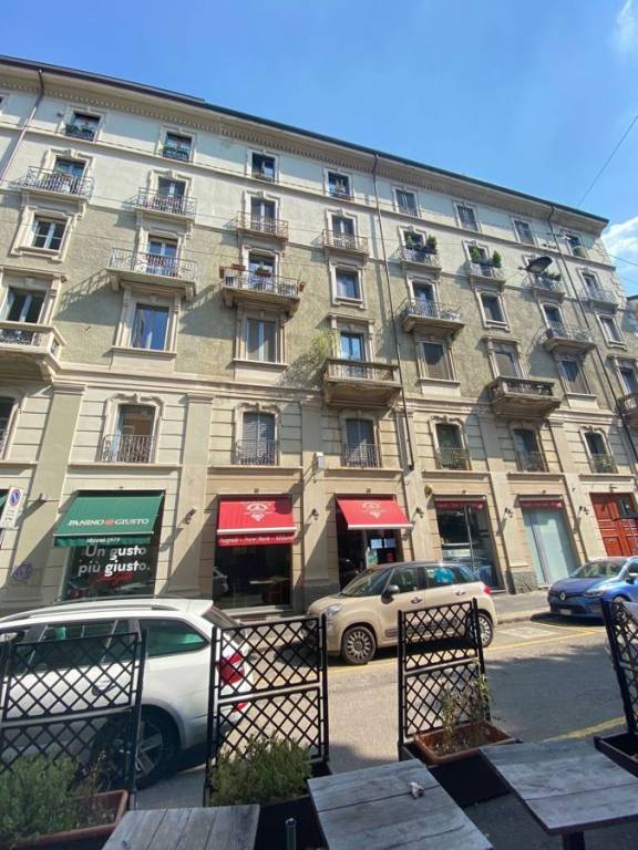 Appartamento in vendita a Milano via Giovanni Gherardini