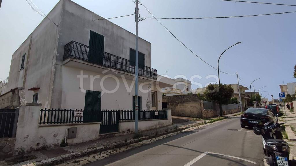 Appartamento in vendita a Castrignano del Capo via Giuseppe Grassi, 22