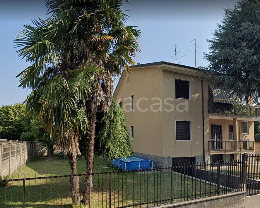 Villa Bifamiliare all'asta a Saronno via Giuseppe Ungaretti, 7
