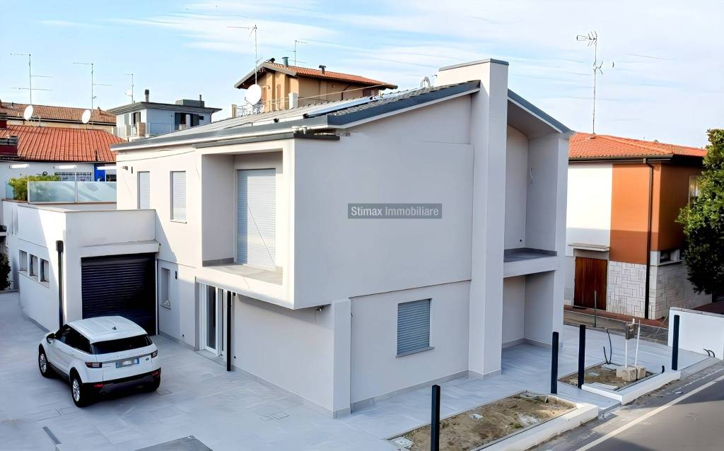 Villa in vendita a Castelfranco Emilia via Solimei, 48