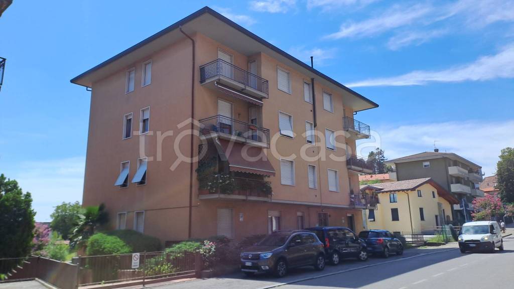 Appartamento in vendita a Gazzada Schianno viale Giacomo Matteotti, 16