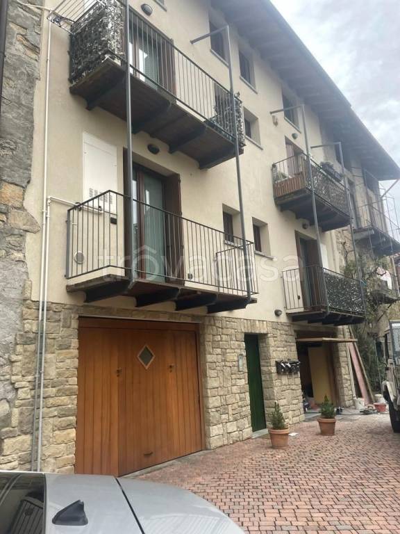 Appartamento in in vendita da privato ad Albavilla via Alessandro Volta