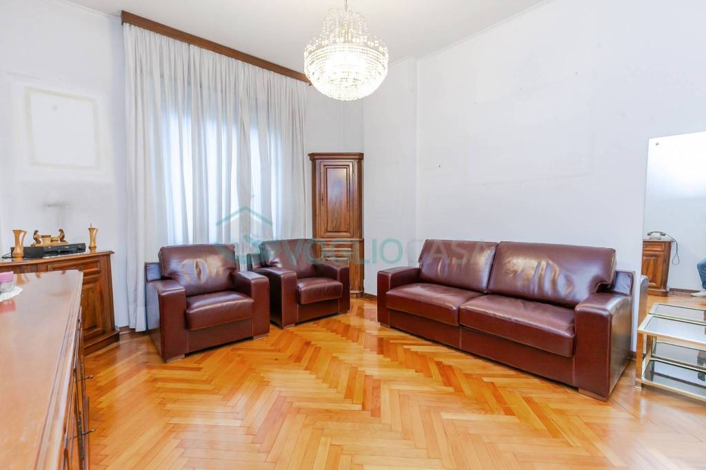 Appartamento in vendita a Milano viale Regina Giovanna, 28