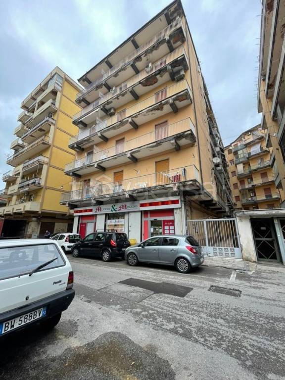 Appartamento in vendita a Battipaglia via De Amicis, 0