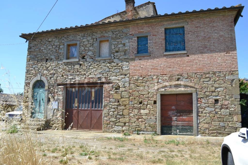 Casale in vendita a Cortona case Sparse Burcinella, 258