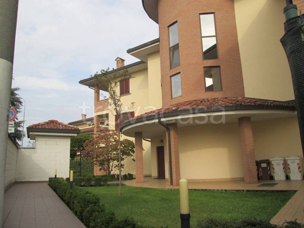 Appartamento in vendita a Vigevano corso Genova, 126