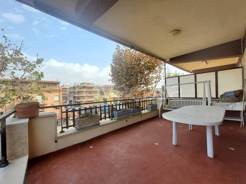 Appartamento in vendita a Pomezia viale Spagna