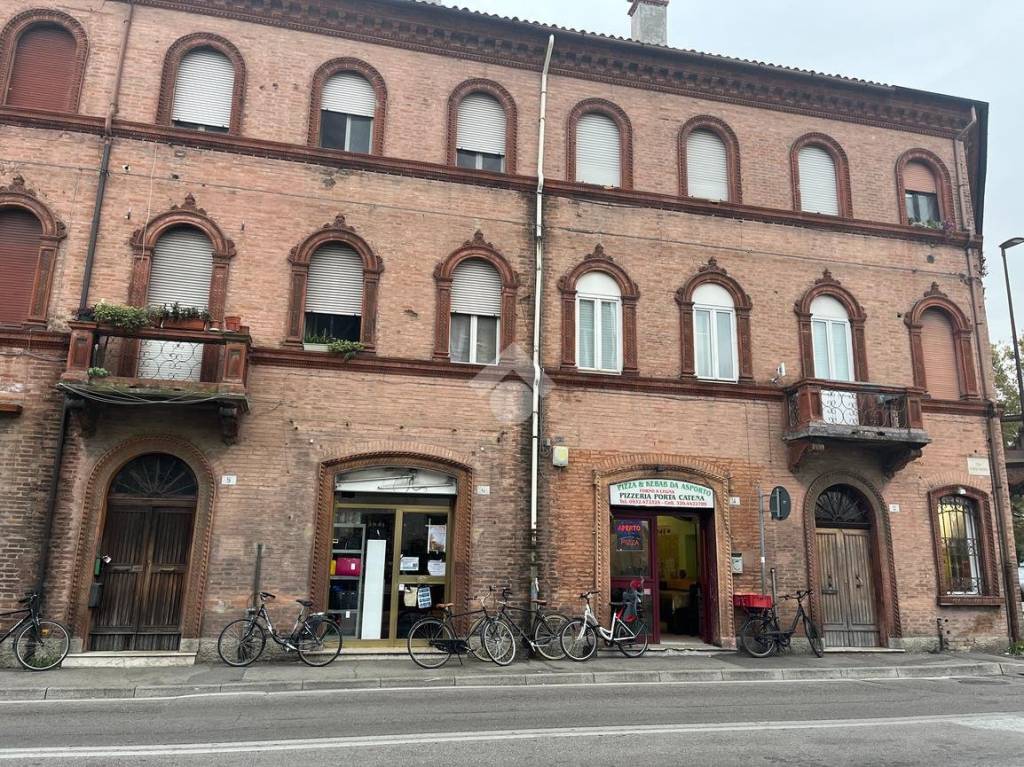 Intero Stabile in vendita a Ferrara via Porta Catena, 2
