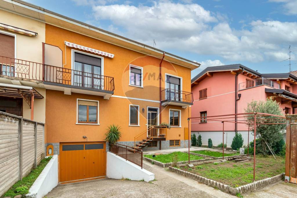 Appartamento in vendita a Saronno via Filippo Reina, 97