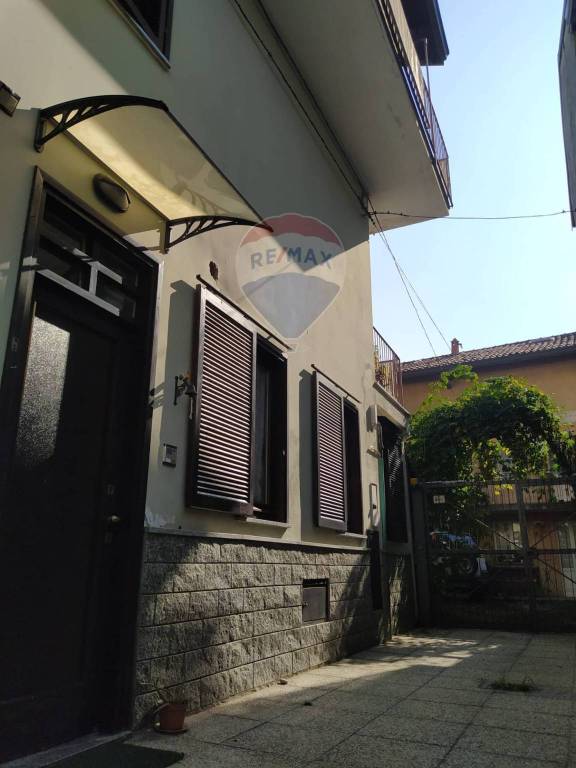 Casa Indipendente in vendita a Galliate b. Quagliotti, 49