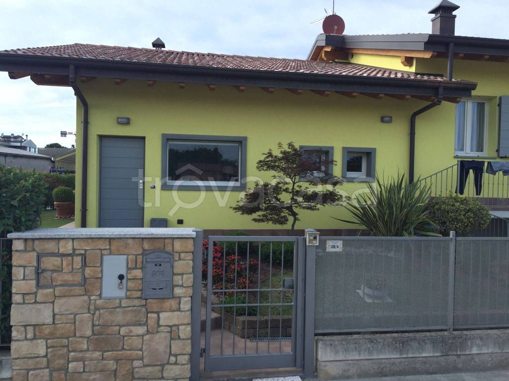 Villa in in vendita da privato a Urgnano via Piemonte