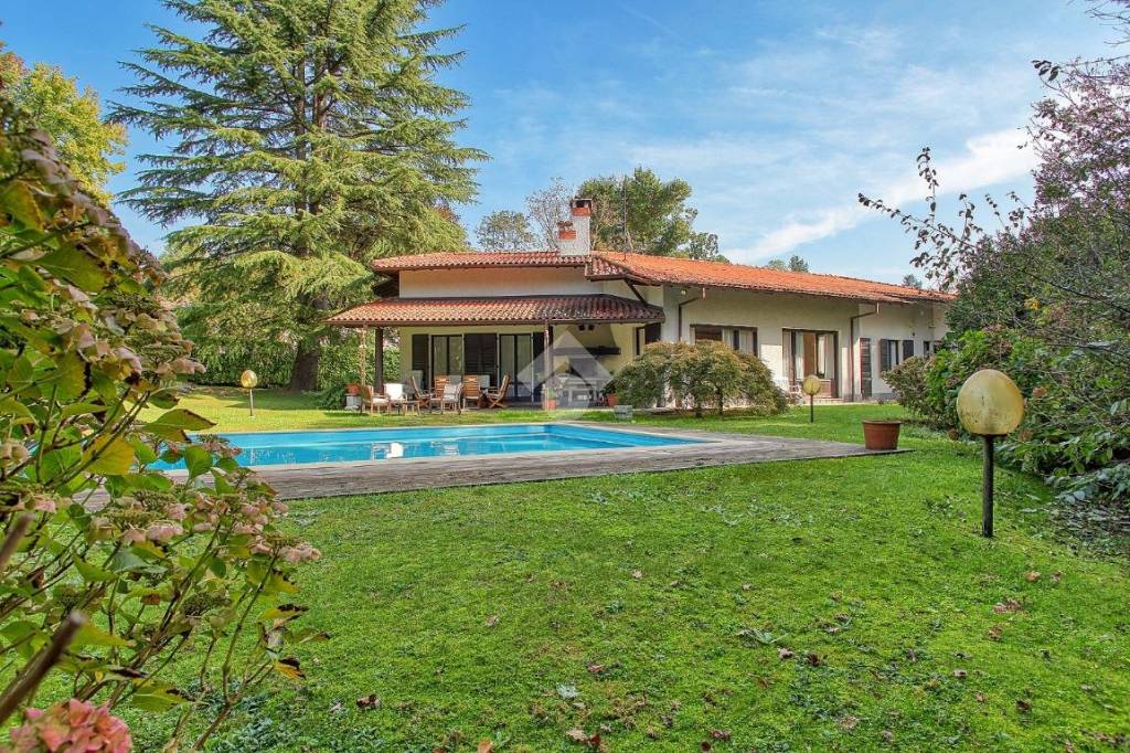Villa in vendita a Luvinate via Consorziale del Tee, 1